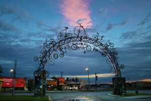 Spokes Sculpture in Cookeville in the Daytime